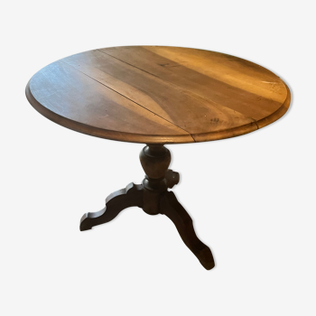 Walnut pedestal table