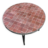 Table basse ronde en zellige terracotta – fabrication artisanale marocaine