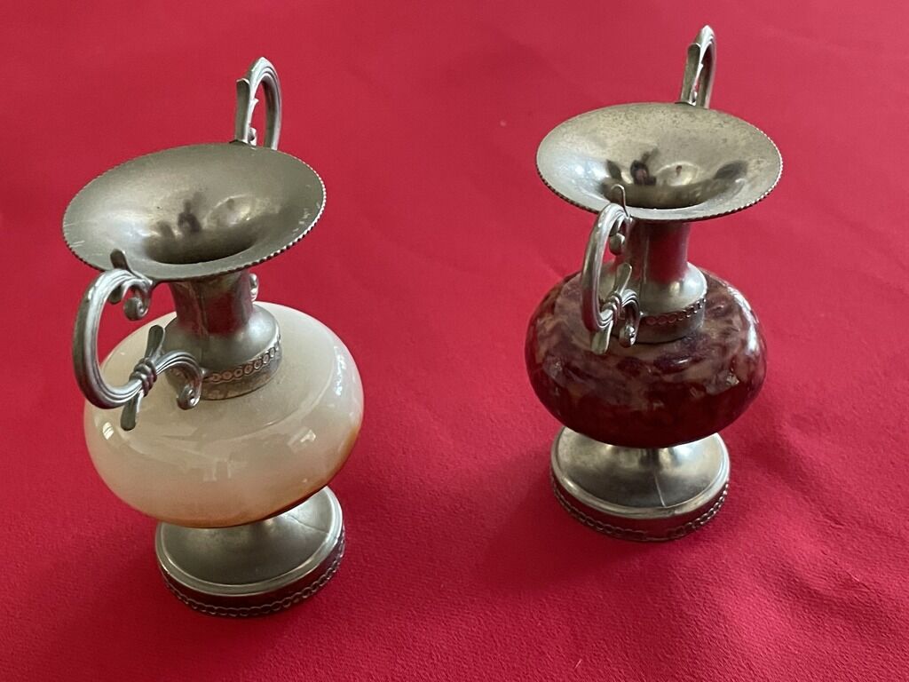 Vases en marbre et étain