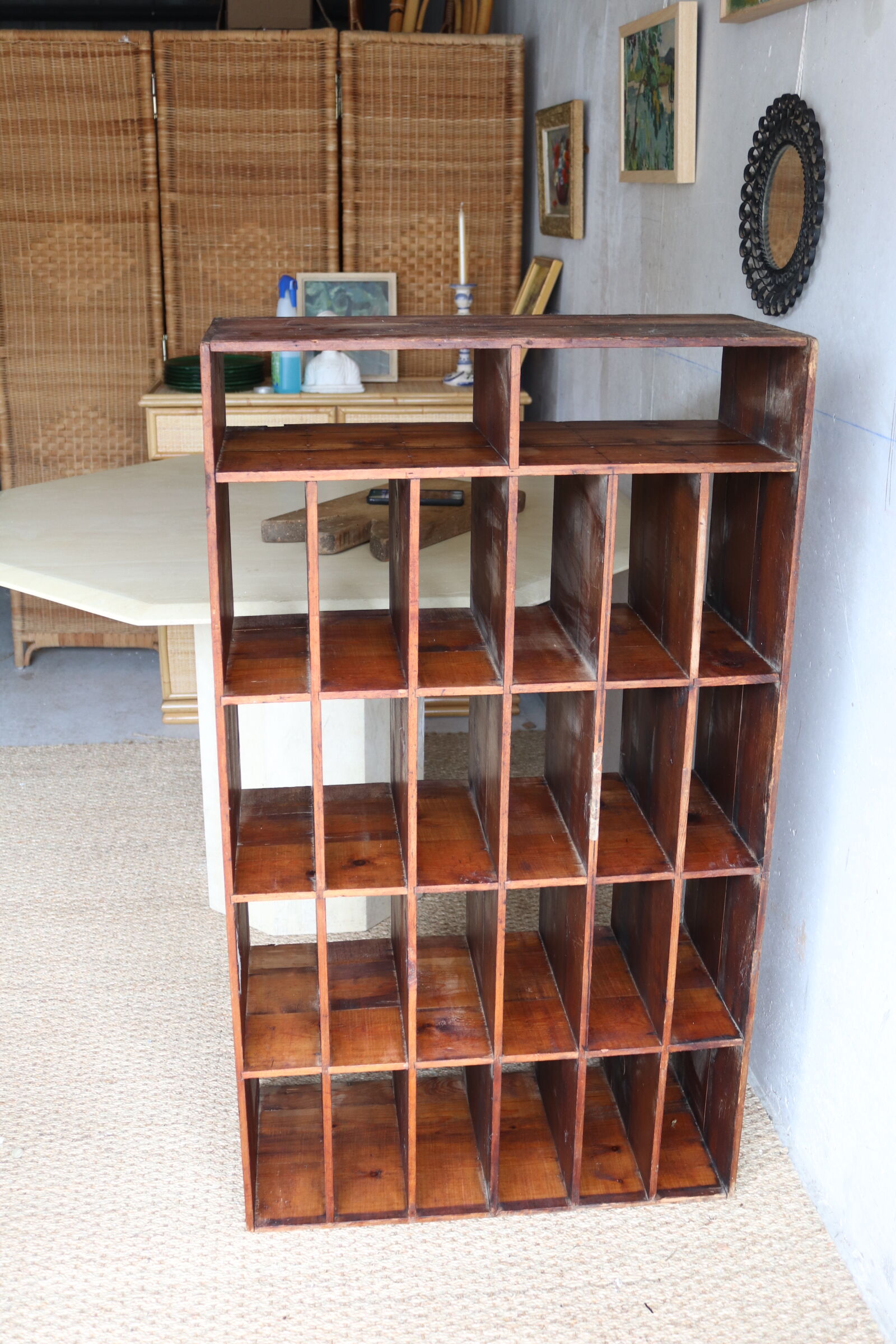 Casier de tri ancien en bois