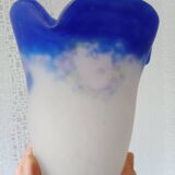 Signé degué - tulipe en verre marmoréen blanc et bleu roy