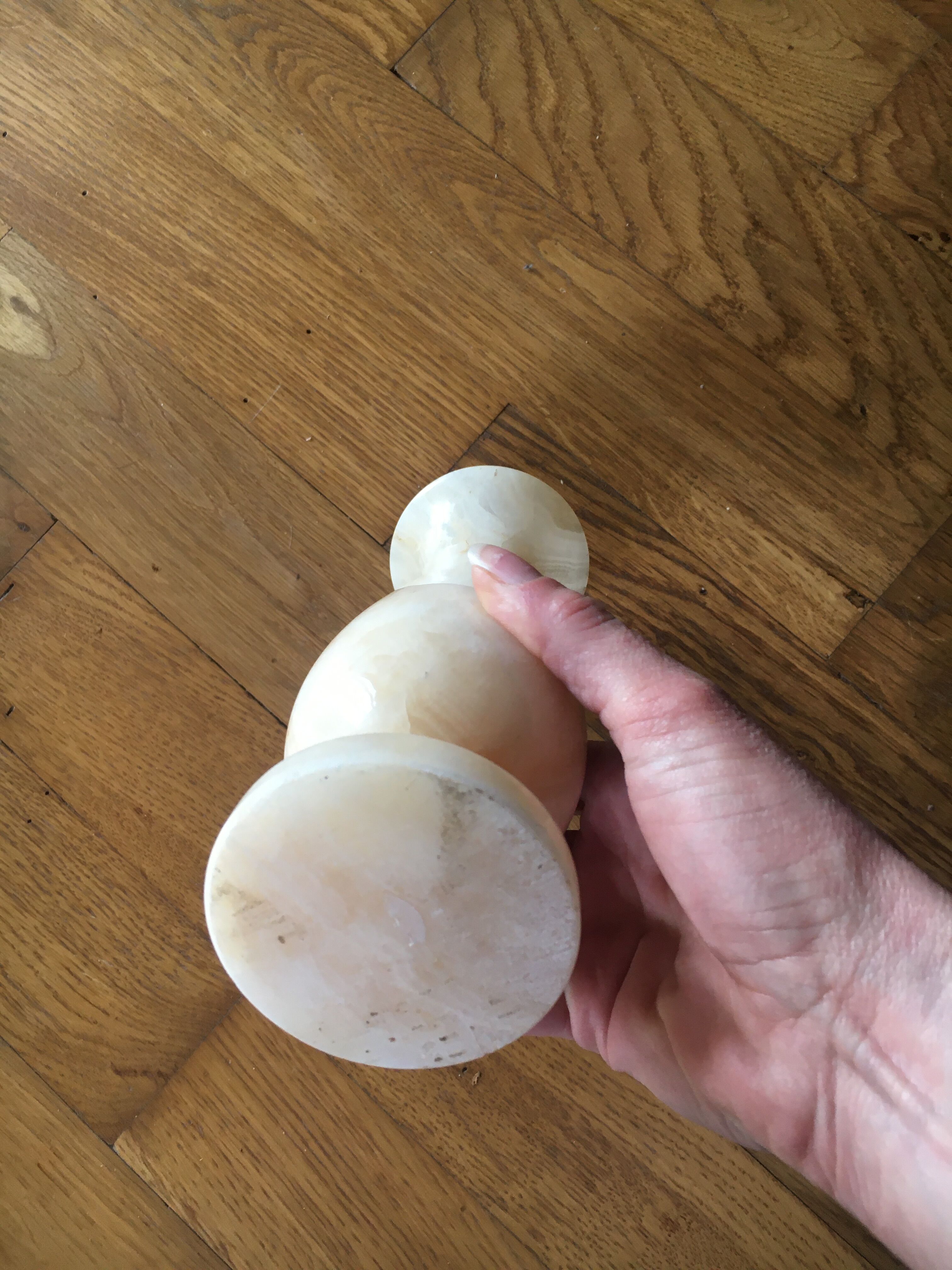 Vase en marbre blanc