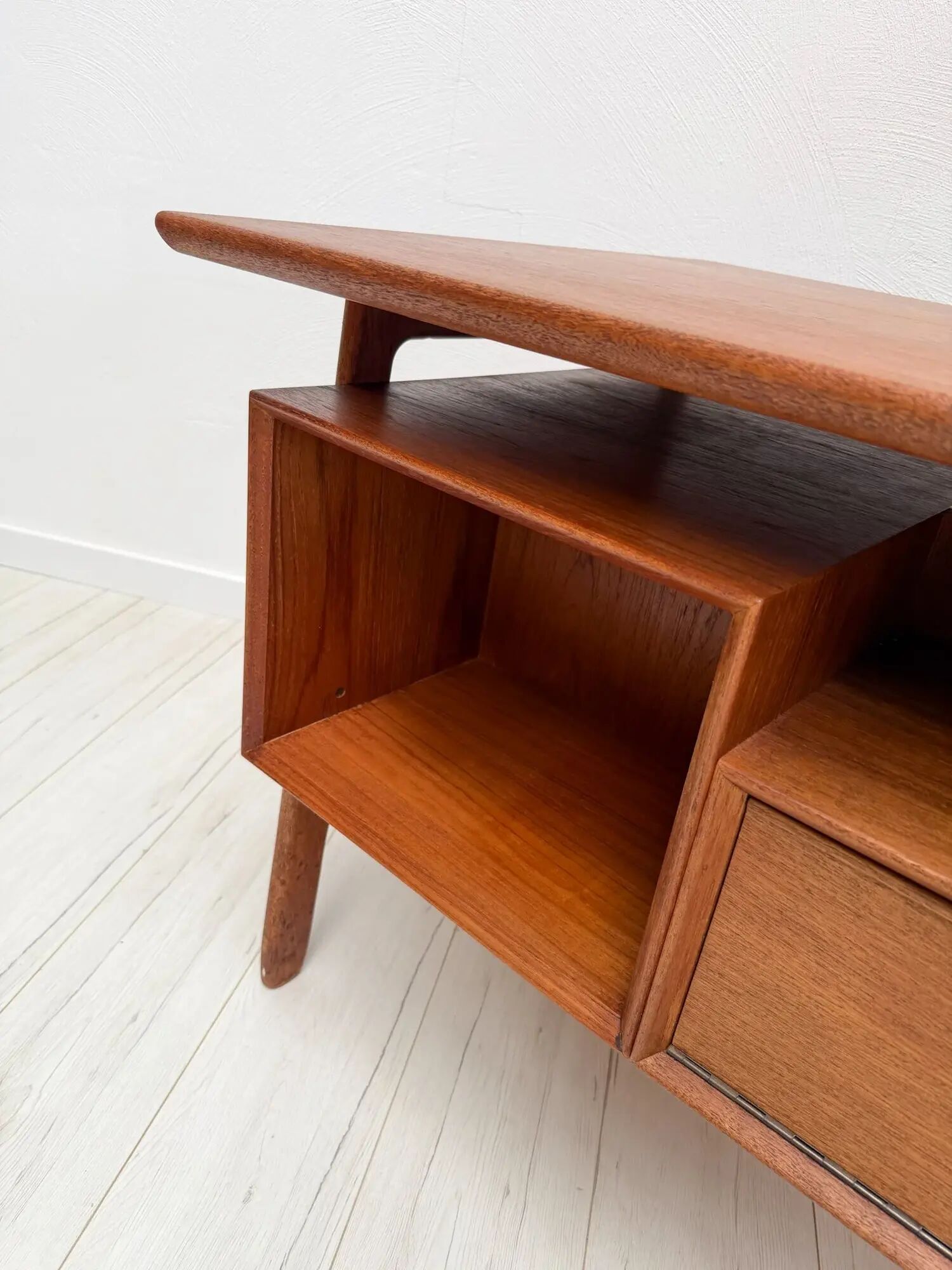 1960s vintage Danish design teak desk model 75 by Gunni Omann for Omann Jun