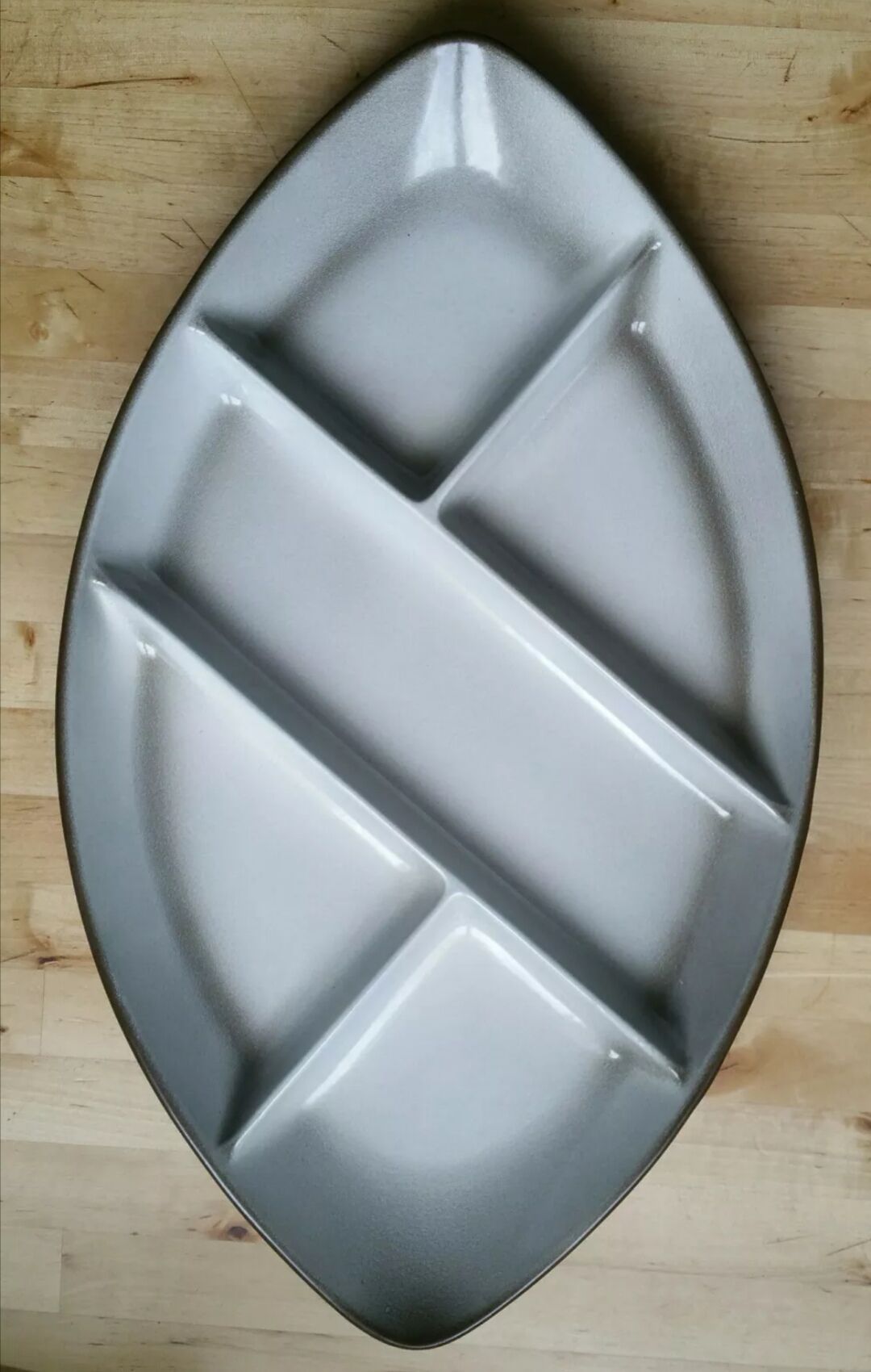 Dish with ceramic compartments