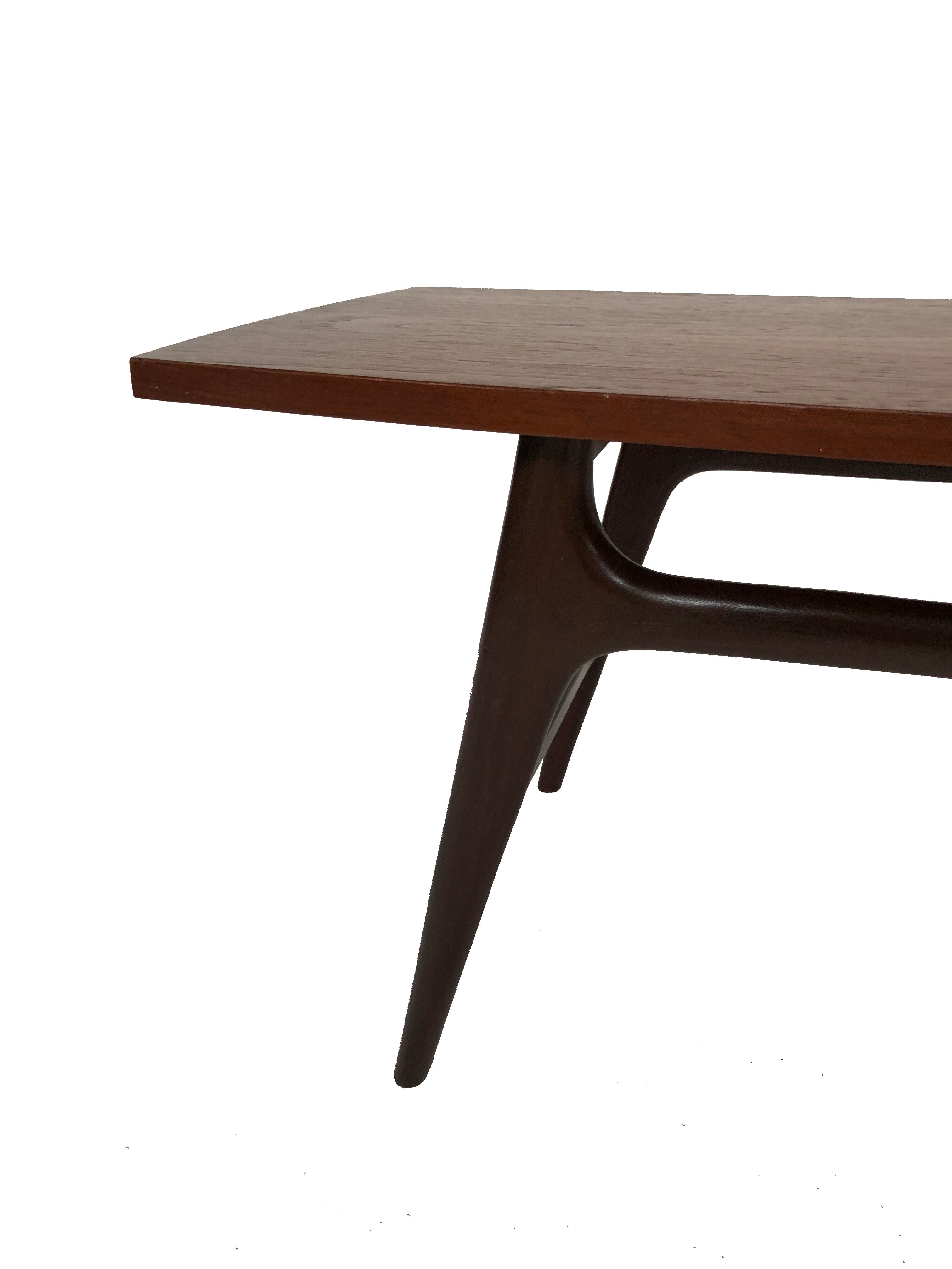 Coffee table Louis van Teeffelen Webe model 21