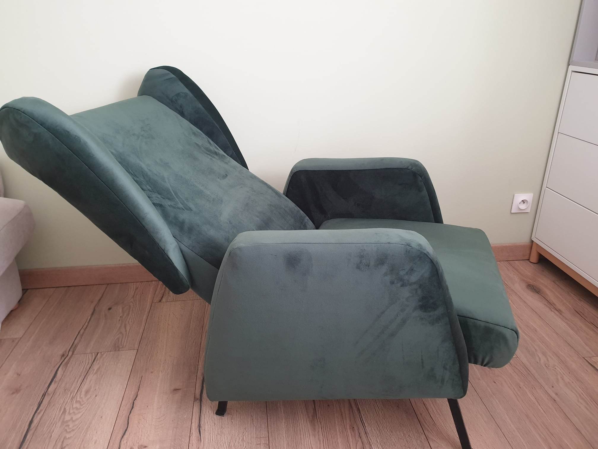 Vintage velvet green armchair with ears