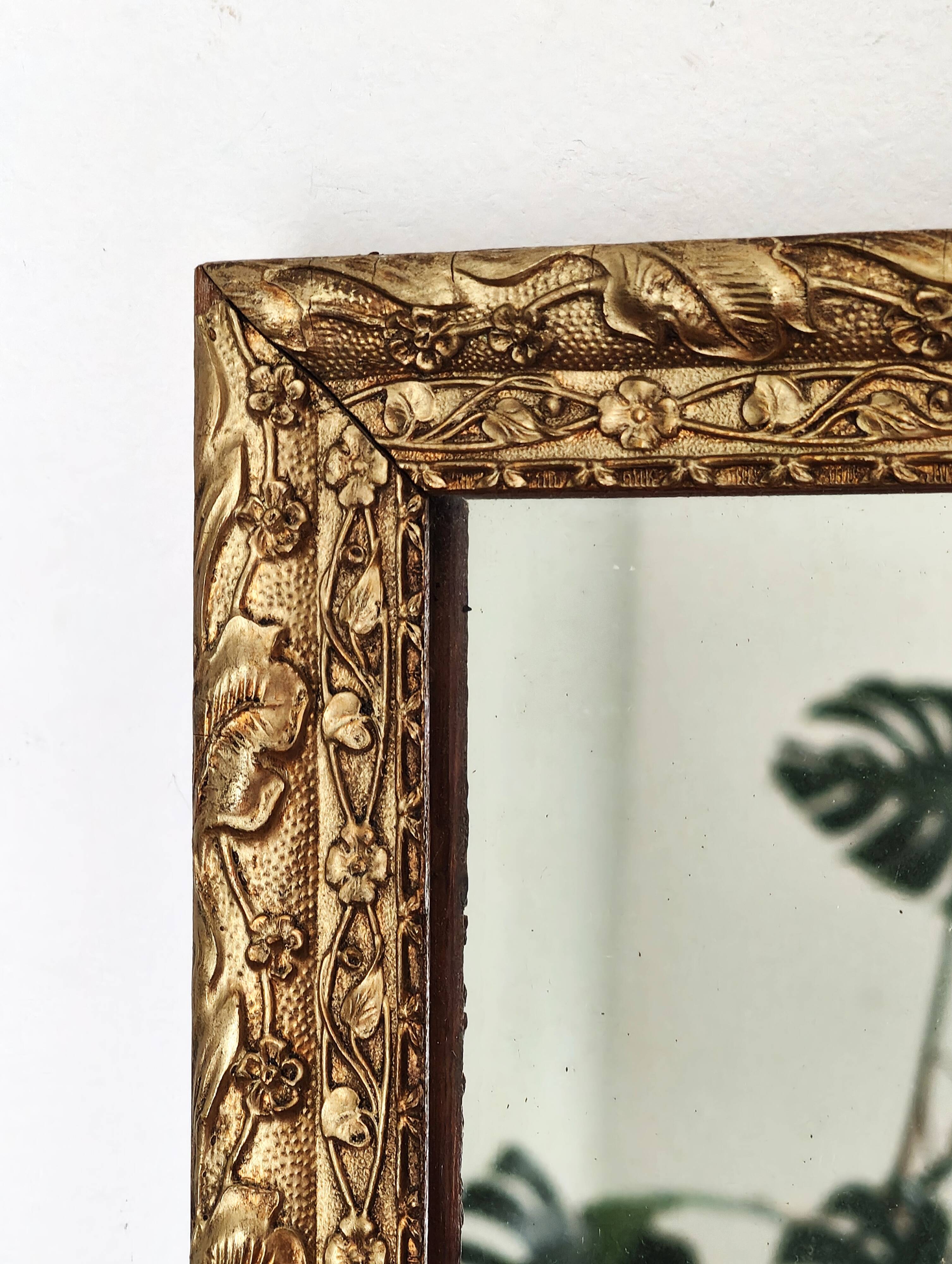 Miroir rectangulaire Art déco, cadre doré et travaillé