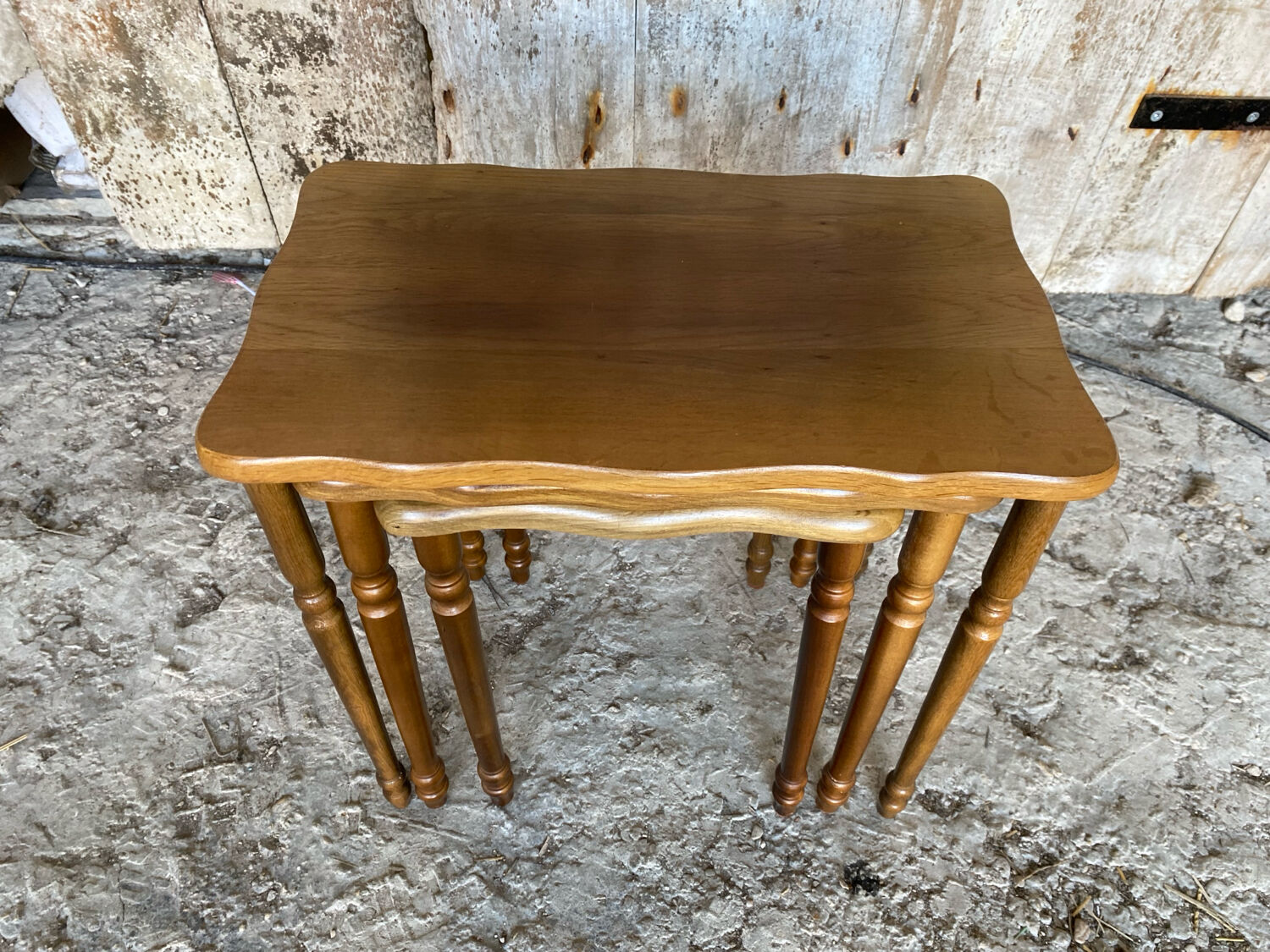 Set of 3 Vintage Nesting Tables with Turned Wooden Legs #D592