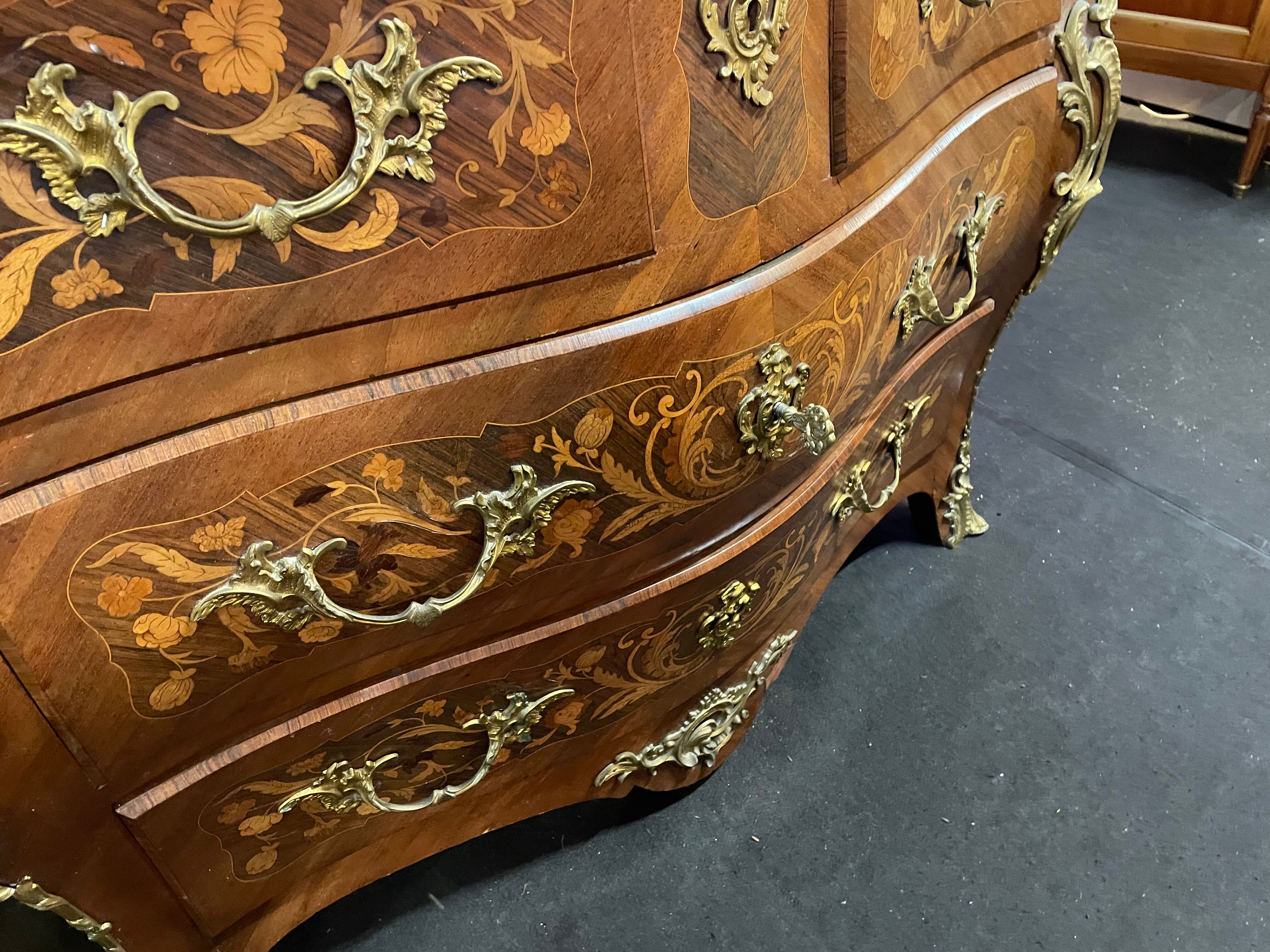 Tomb Chest of Drawers