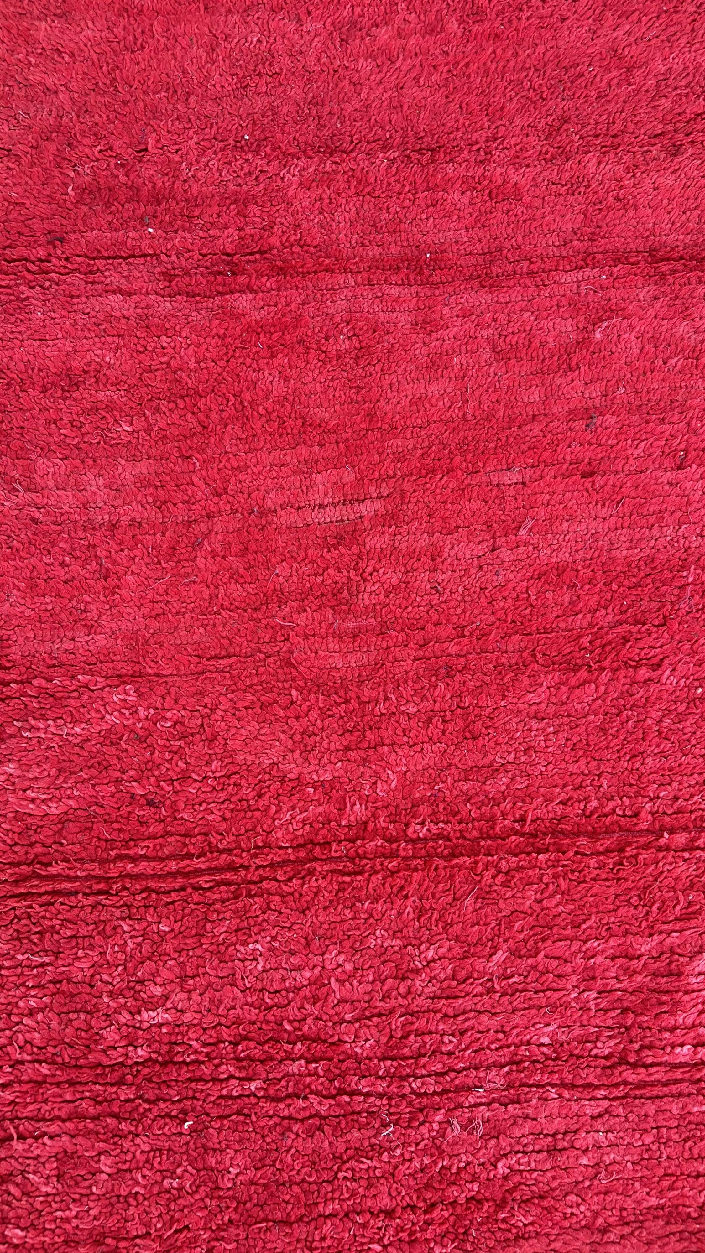Tapis Marocain Beni Mguild rouge - 253 x 110 cm.