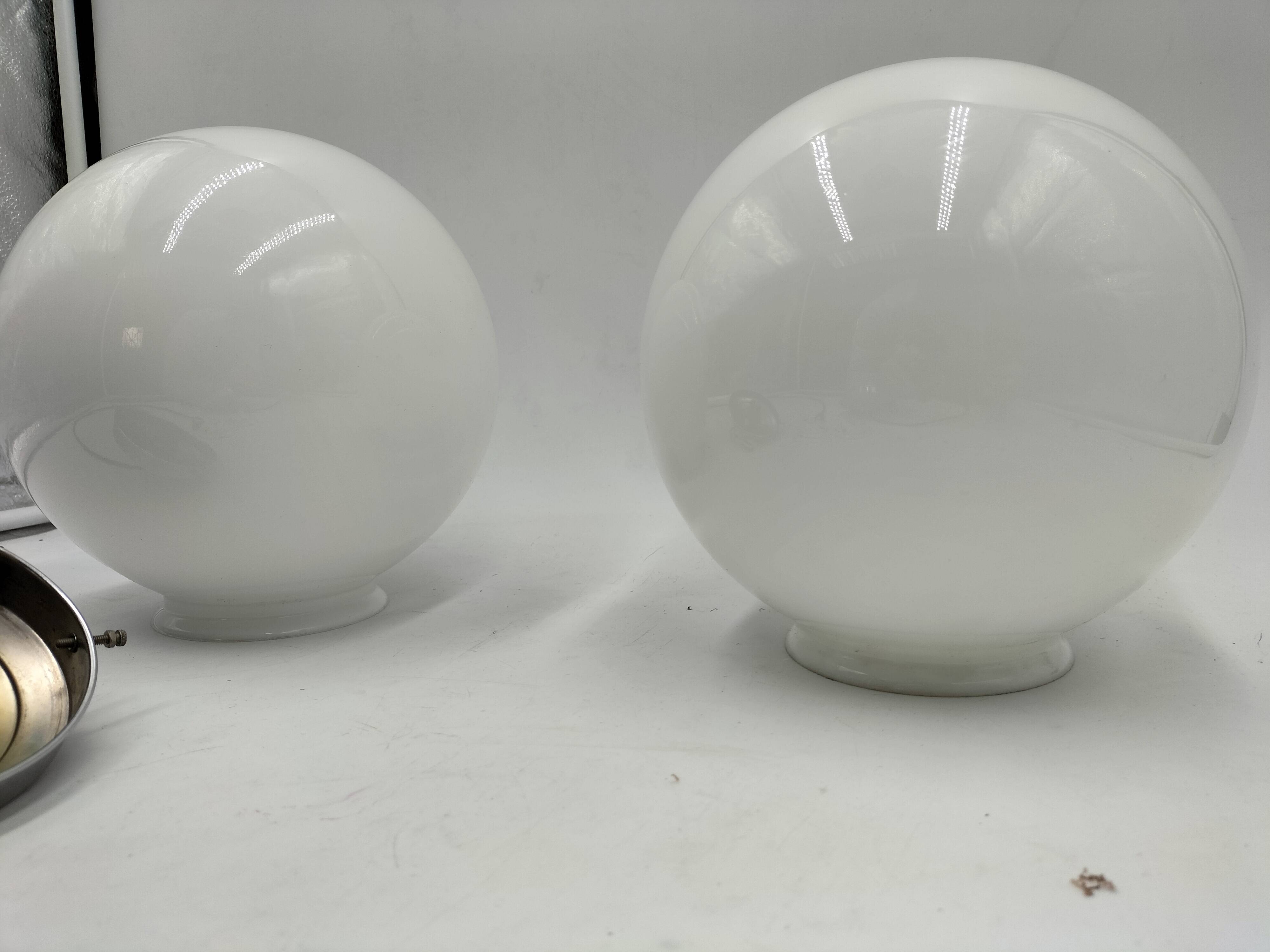 Opaline ball suspensions