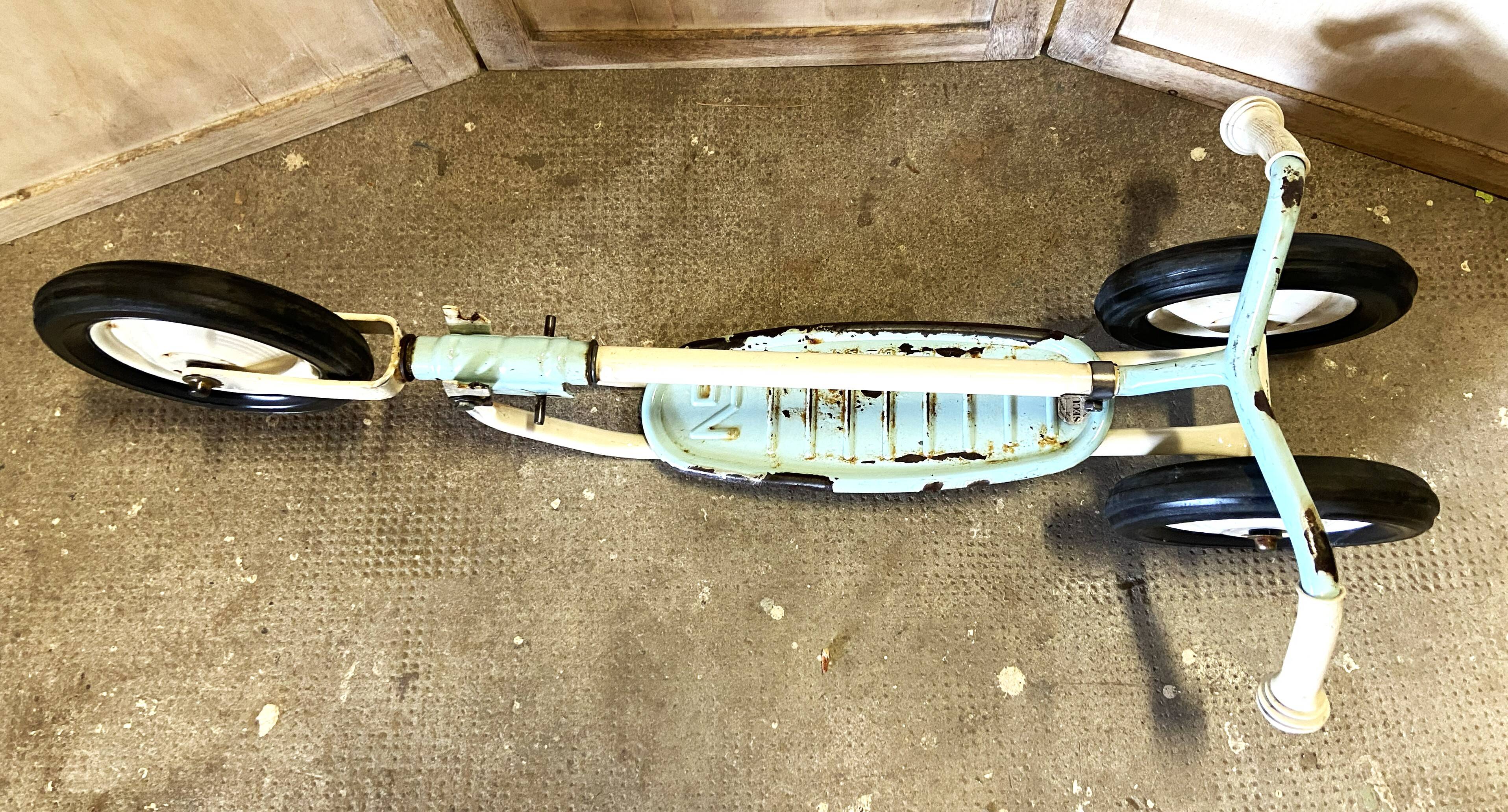 Vintage 3-wheel scooter nordy made in france antique collector's toy