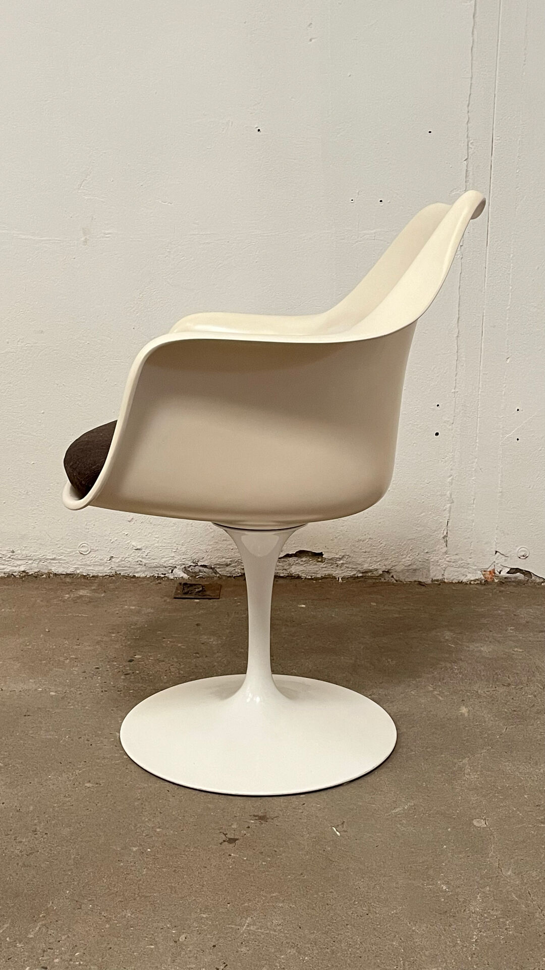 Pair of Tulip armchairs Saarinen Knoll