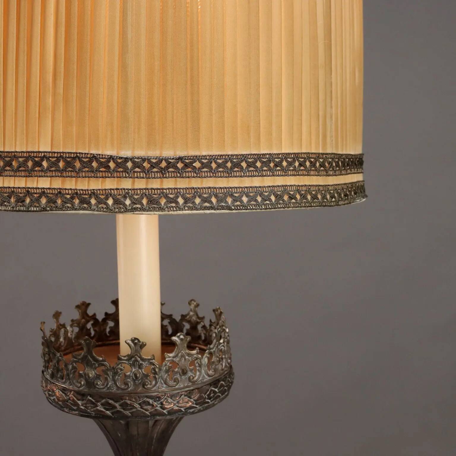 Candélabre ancien en fer et bois, Italie, XIXe siècle
