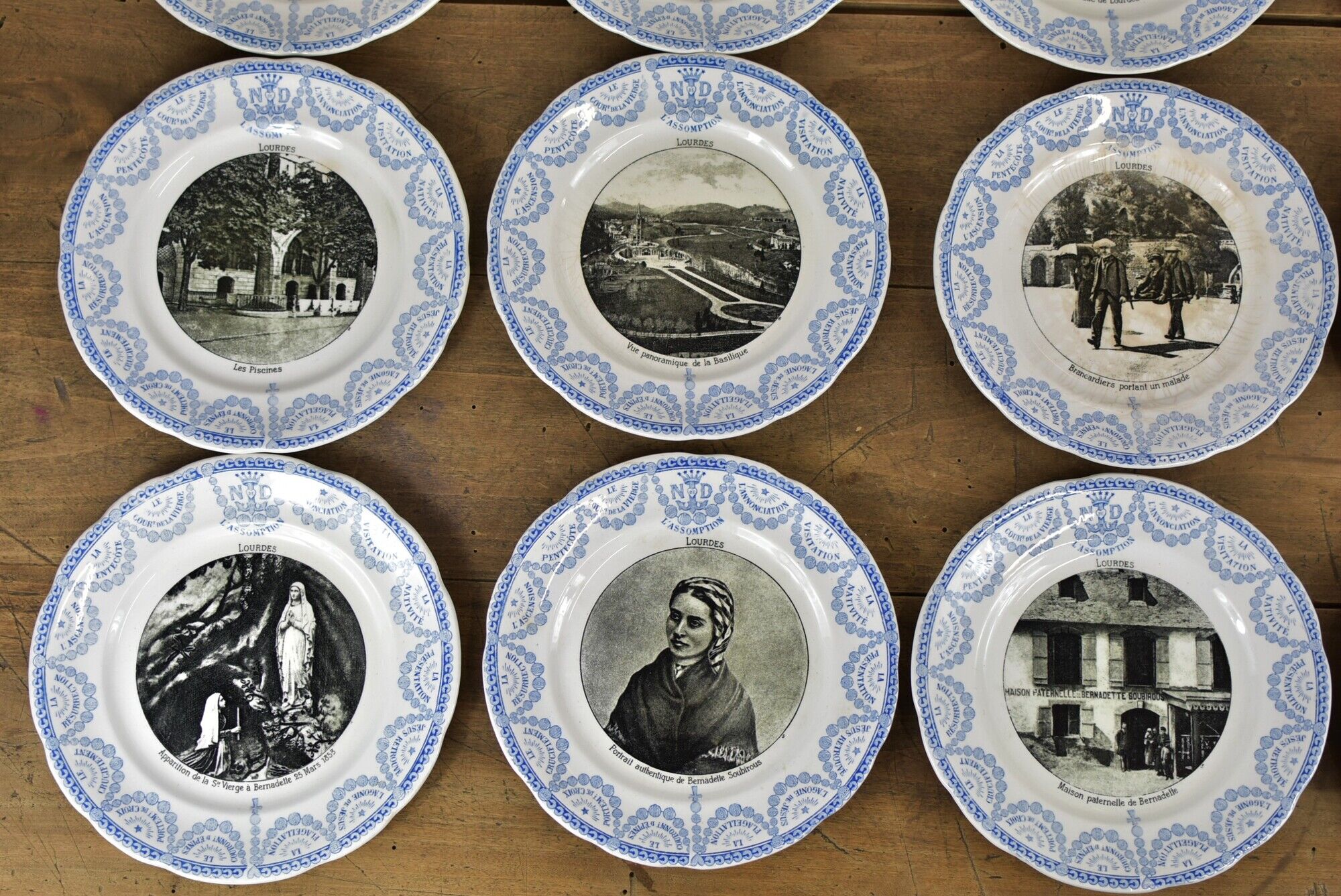 Set of 12 souvenir plates of Lourdes Digoin & Sarreguemines