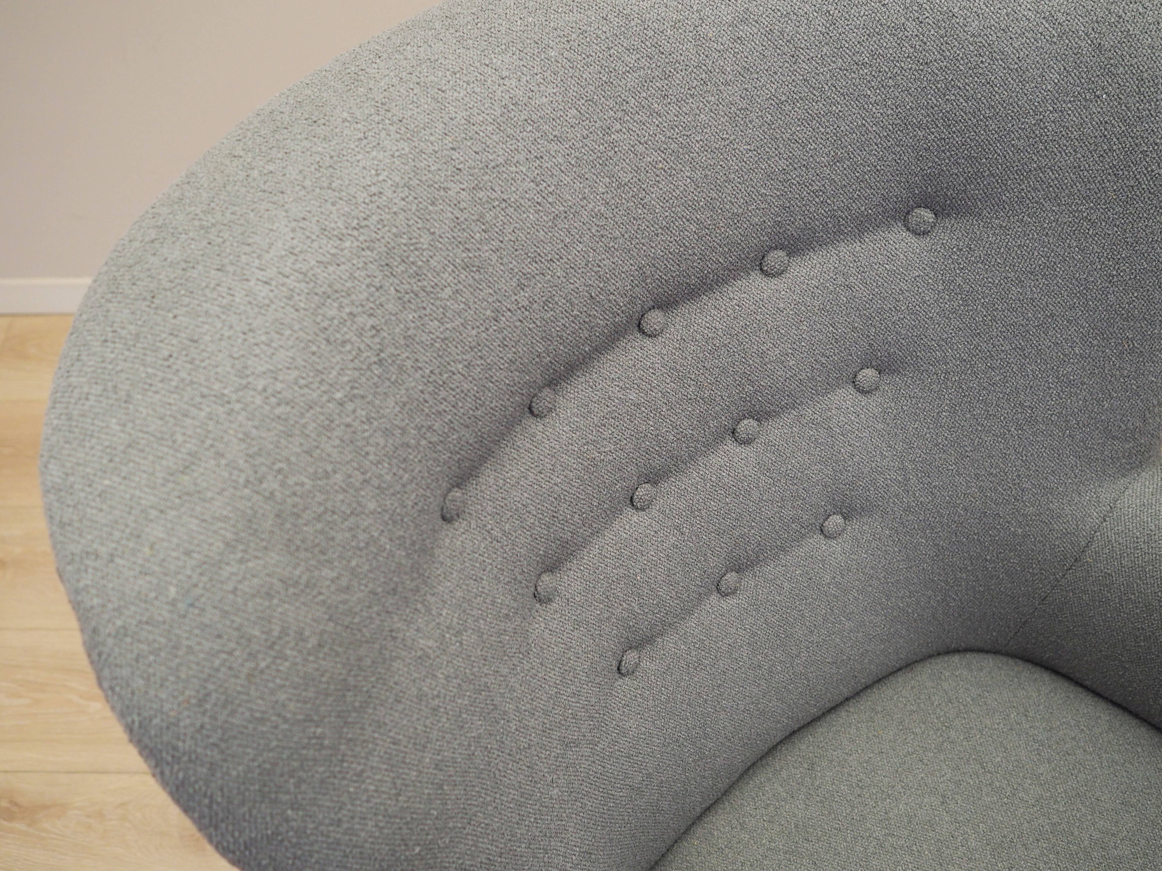 Fauteuil gris, design scandinave, fabrication : Danemark