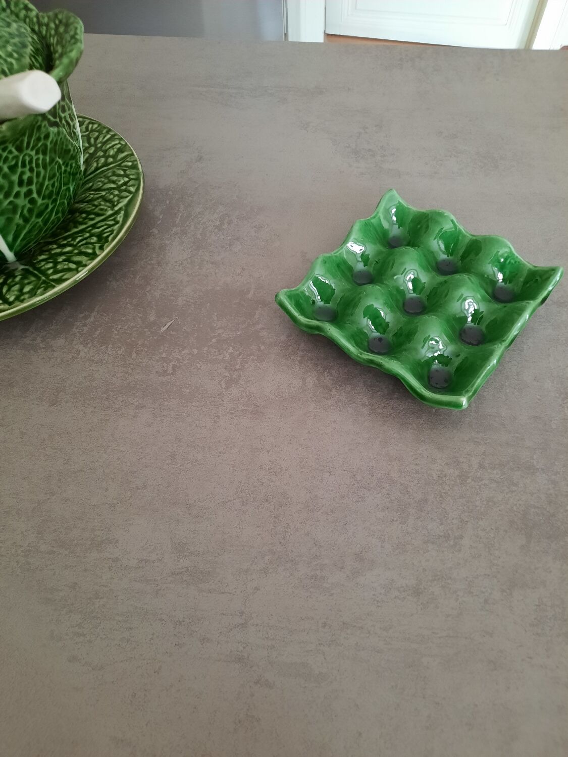 Small egg dish