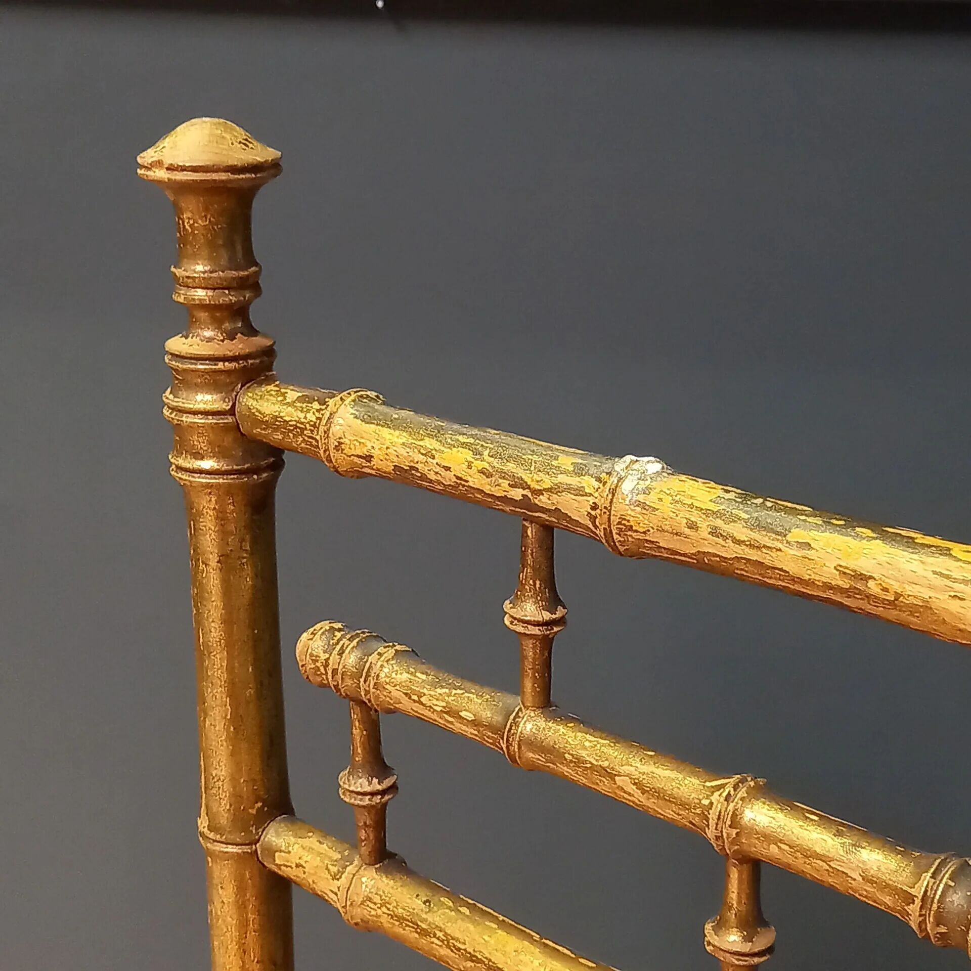 Écran de cheminée en faux bambou doré