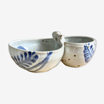 Aperitif servant with two cups or stoneware bowls