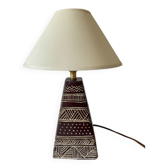 Incised stone lamp, new 2 M fabric cable, new lampshade