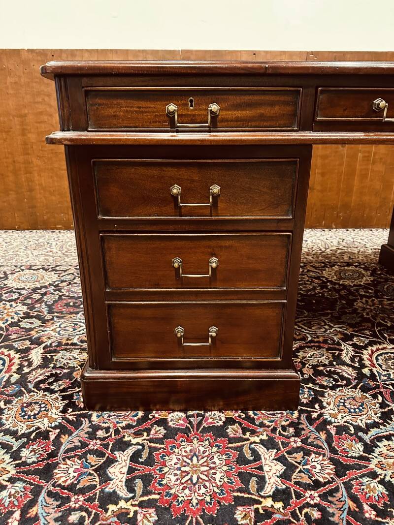 Large Classic English Desk Partnerdesk