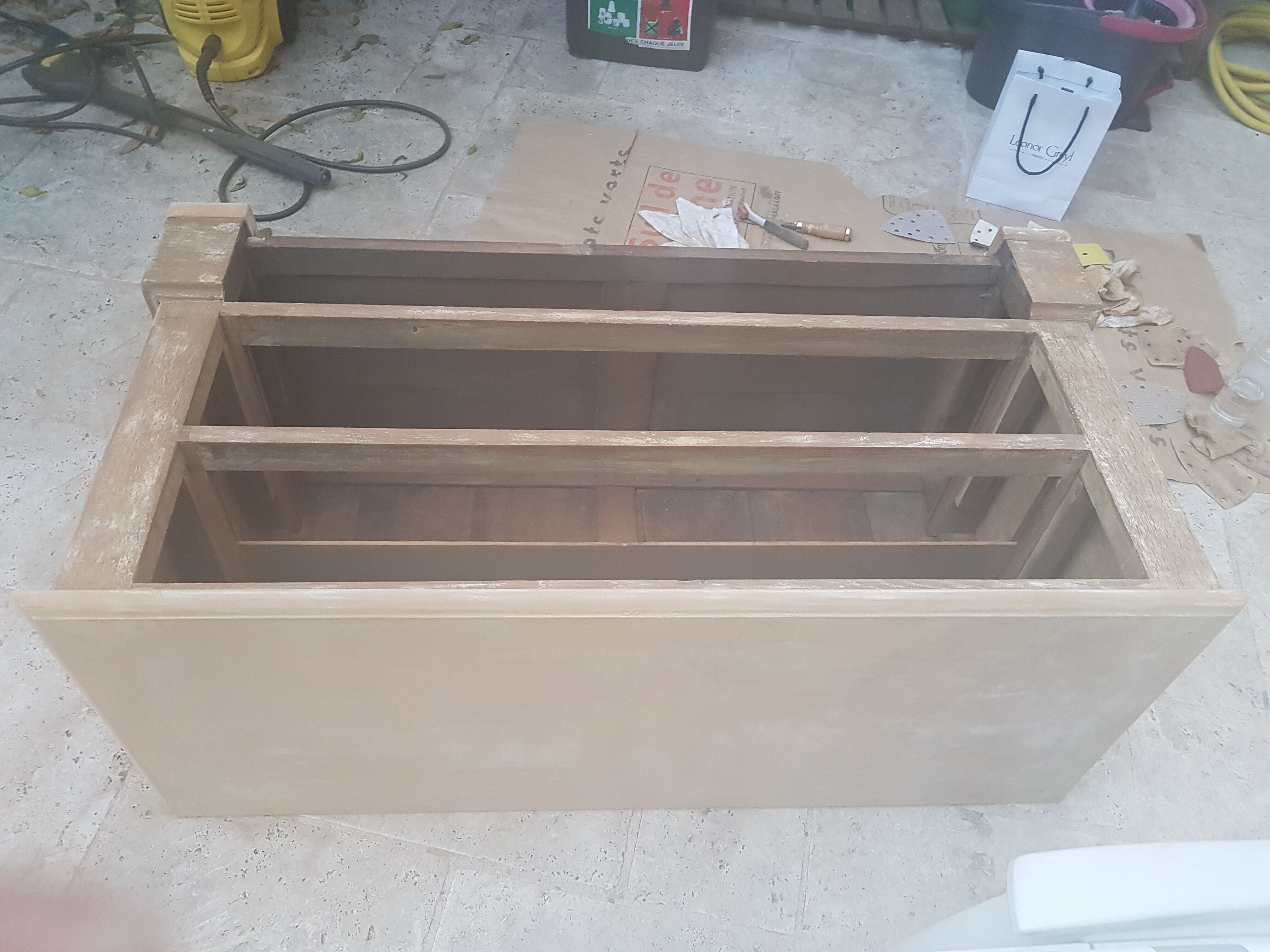 Commode patinée