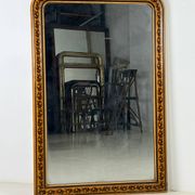 French mirror flower motive