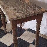 Table with turned legs