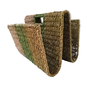 Porte revues en paille tressée style scandinave