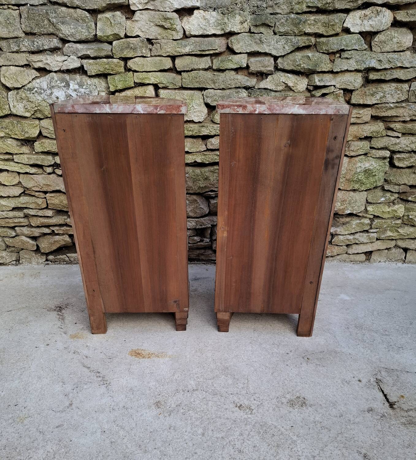 Corner bedside tables, in walnut