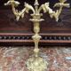 Chandelier de style rococo.