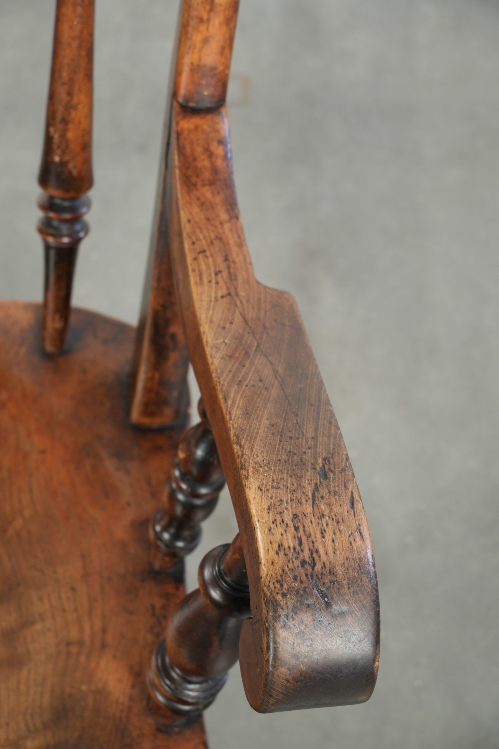 Antique English Windsor spindle chair from the early 19th century