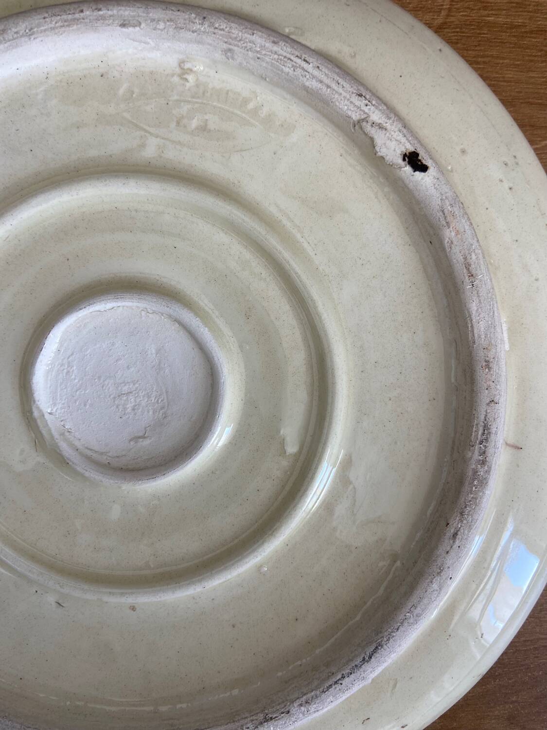 Assiette décorative en céramique