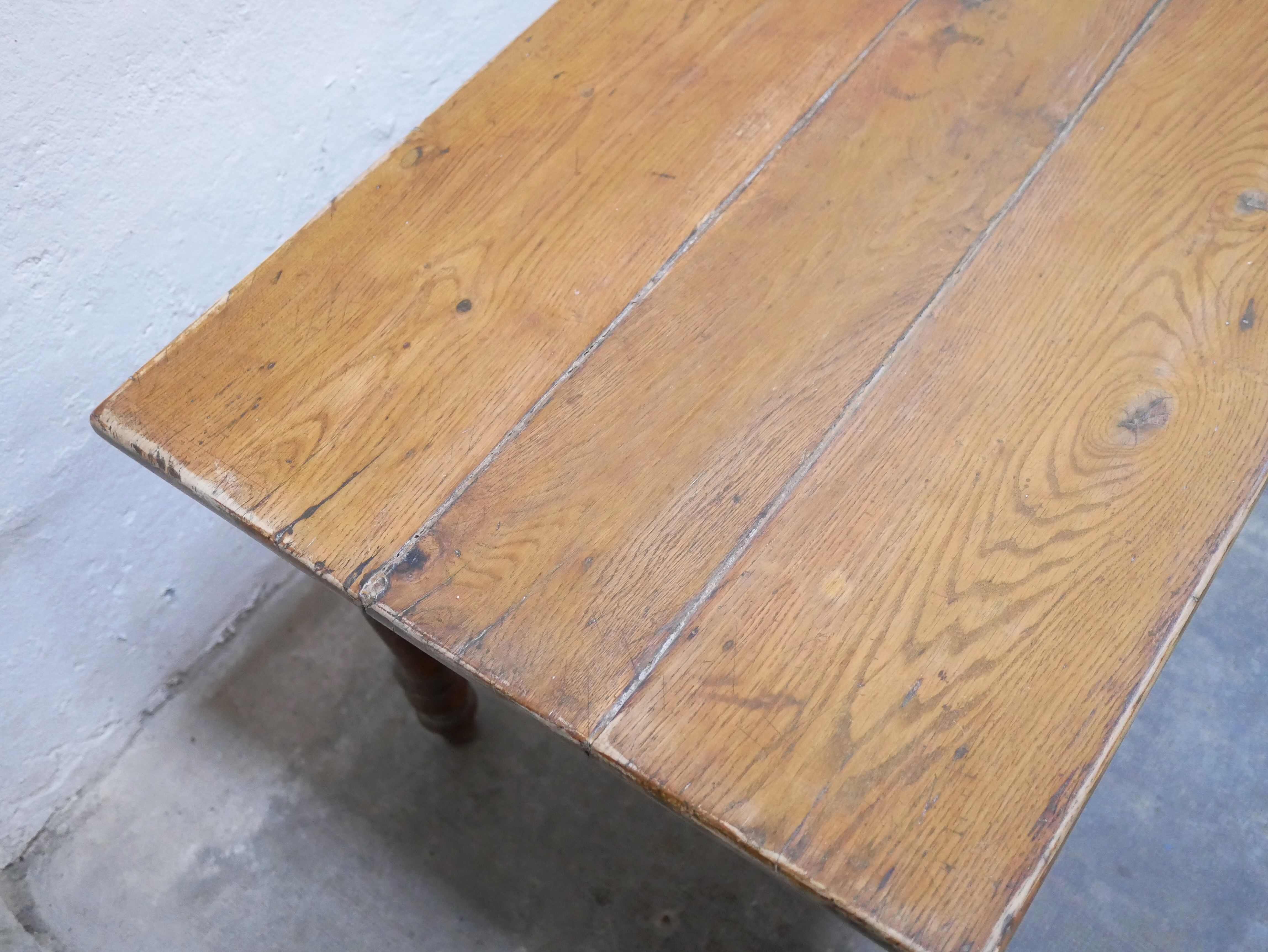 Table à manger de ferme vintage en bois