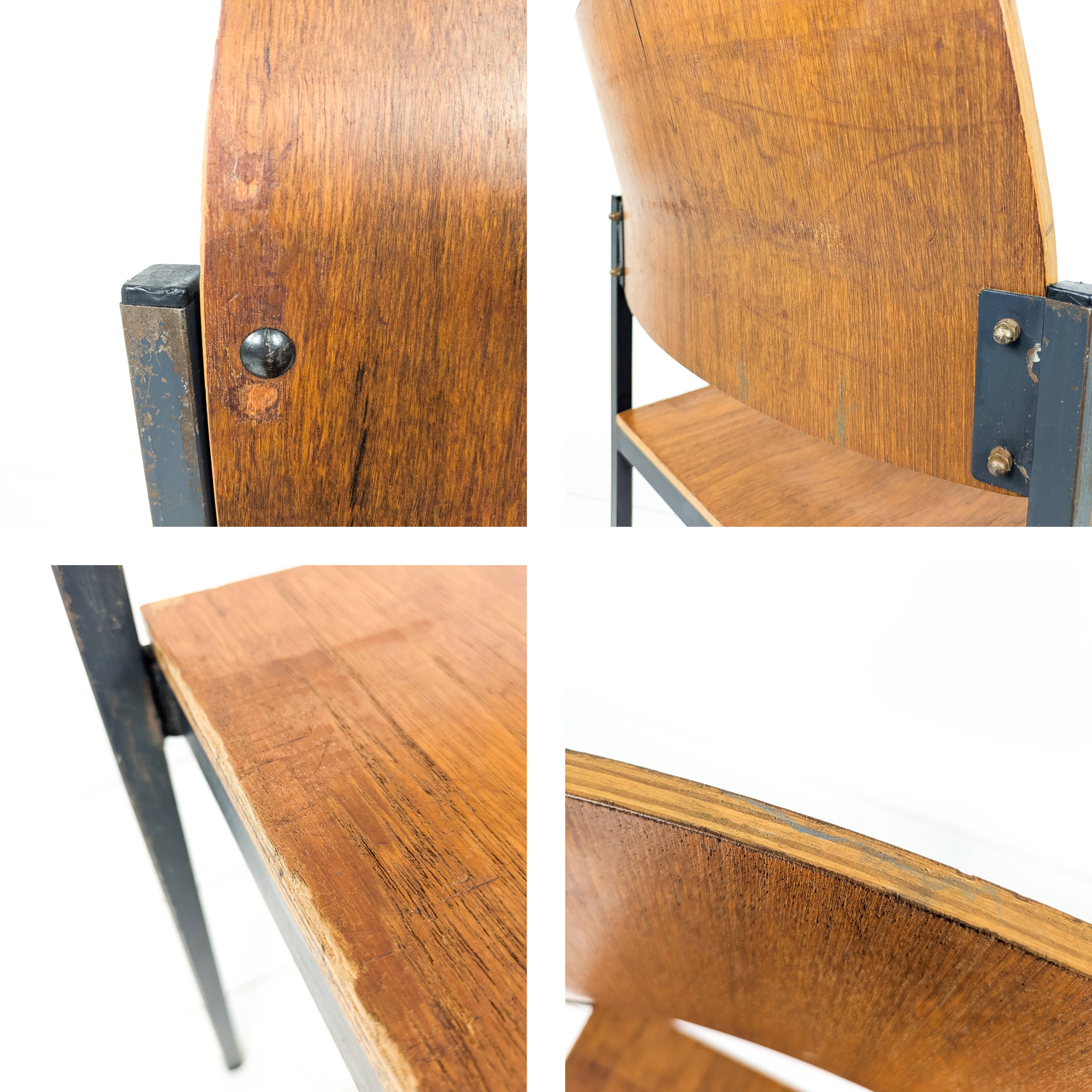 Chaise empilable vintage Mid-Century en bois design danois piètement métal