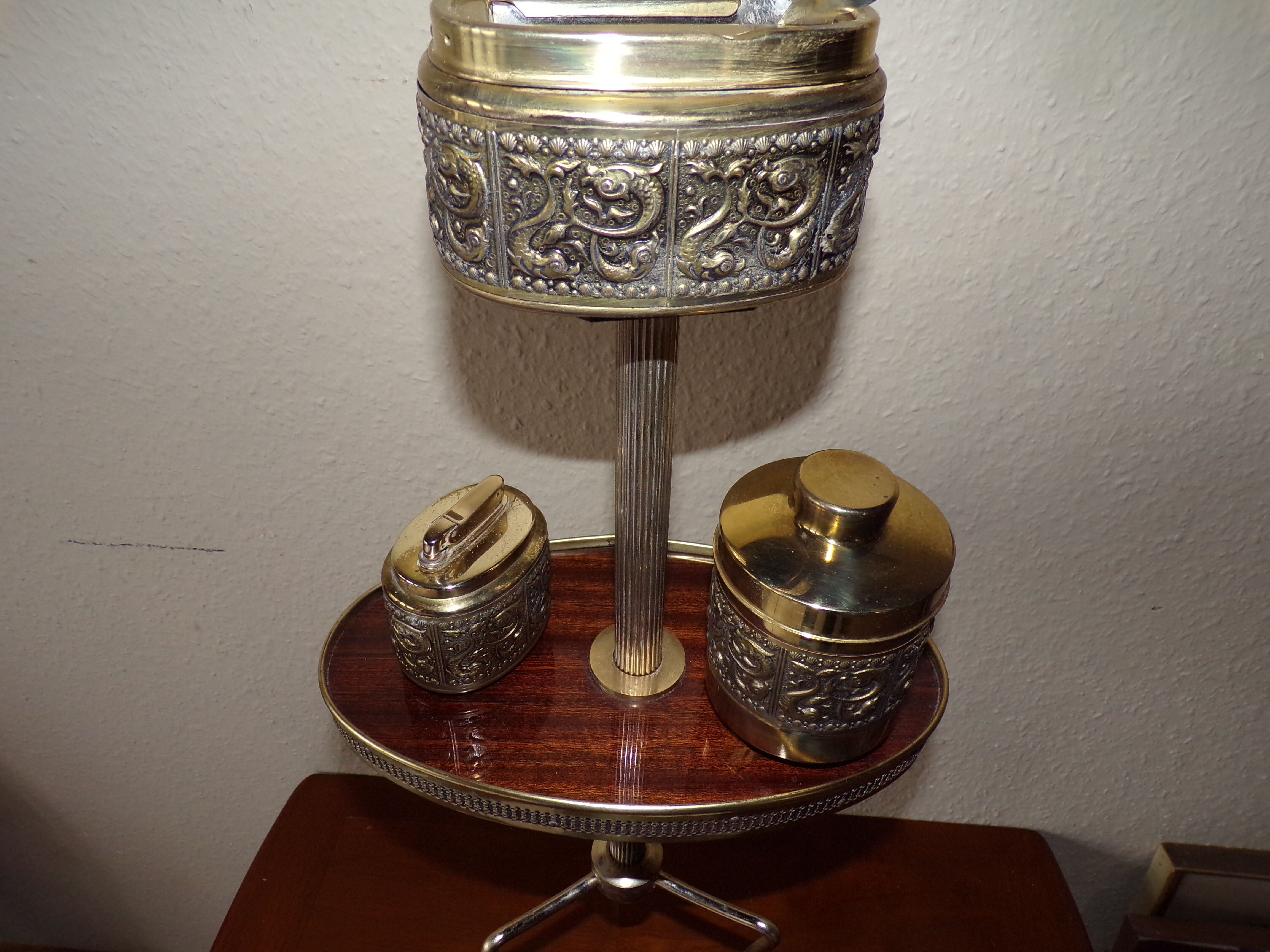 Ashtray on foot vintage, gold metal, tablet in formica 60/70