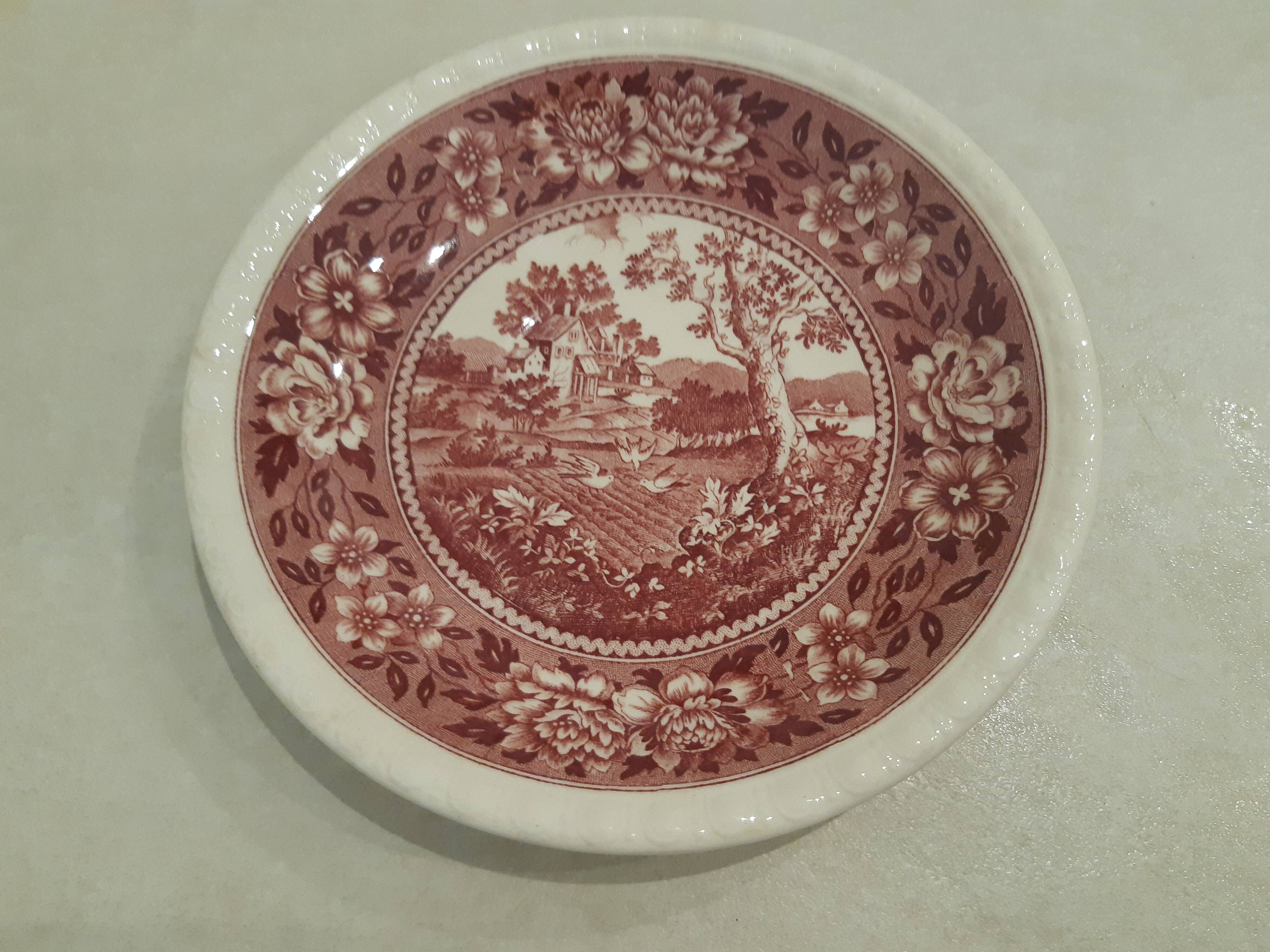 Old earthenware dessert plate, red country-style decoration by Villeroy and Boch.