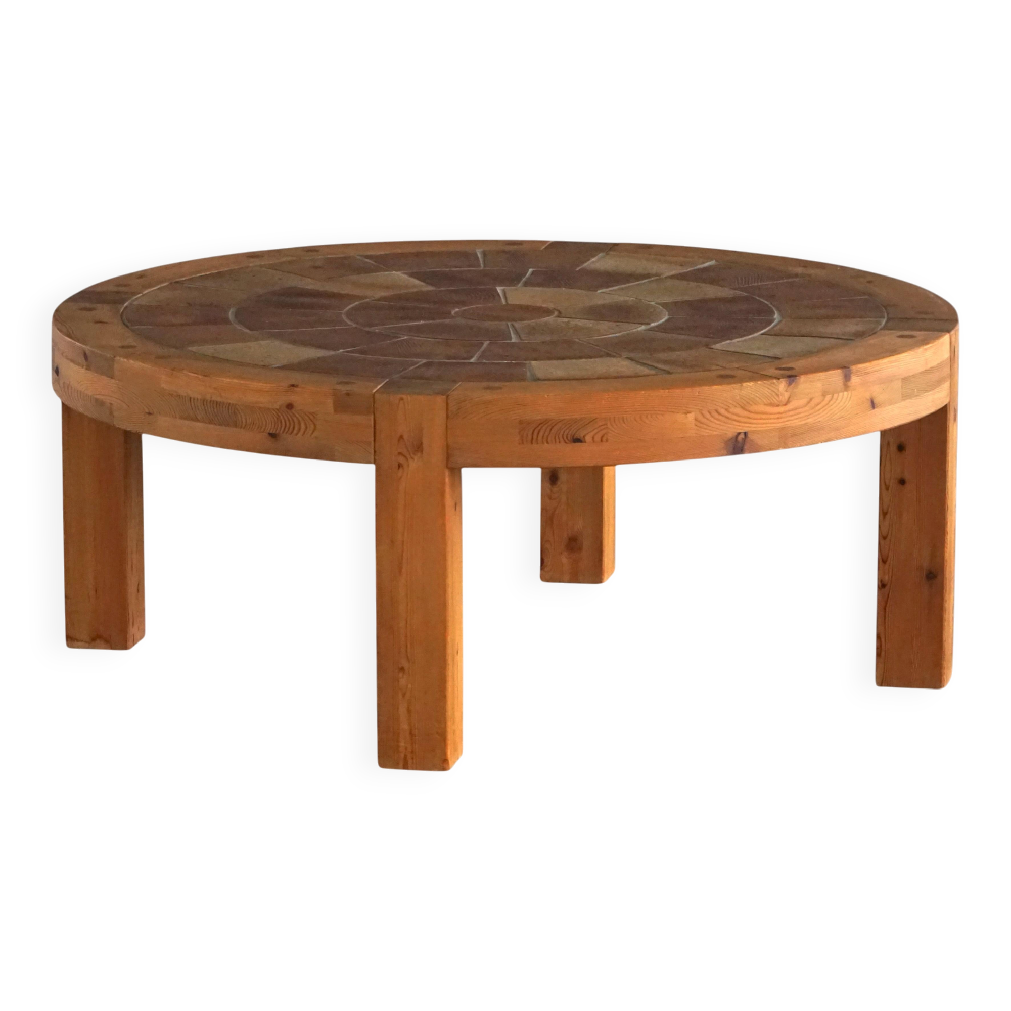 Sallingboe, Design/One, Large round coffee table in pine and ceramic, 1970