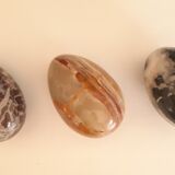 Alabaster cup and 3 eggs