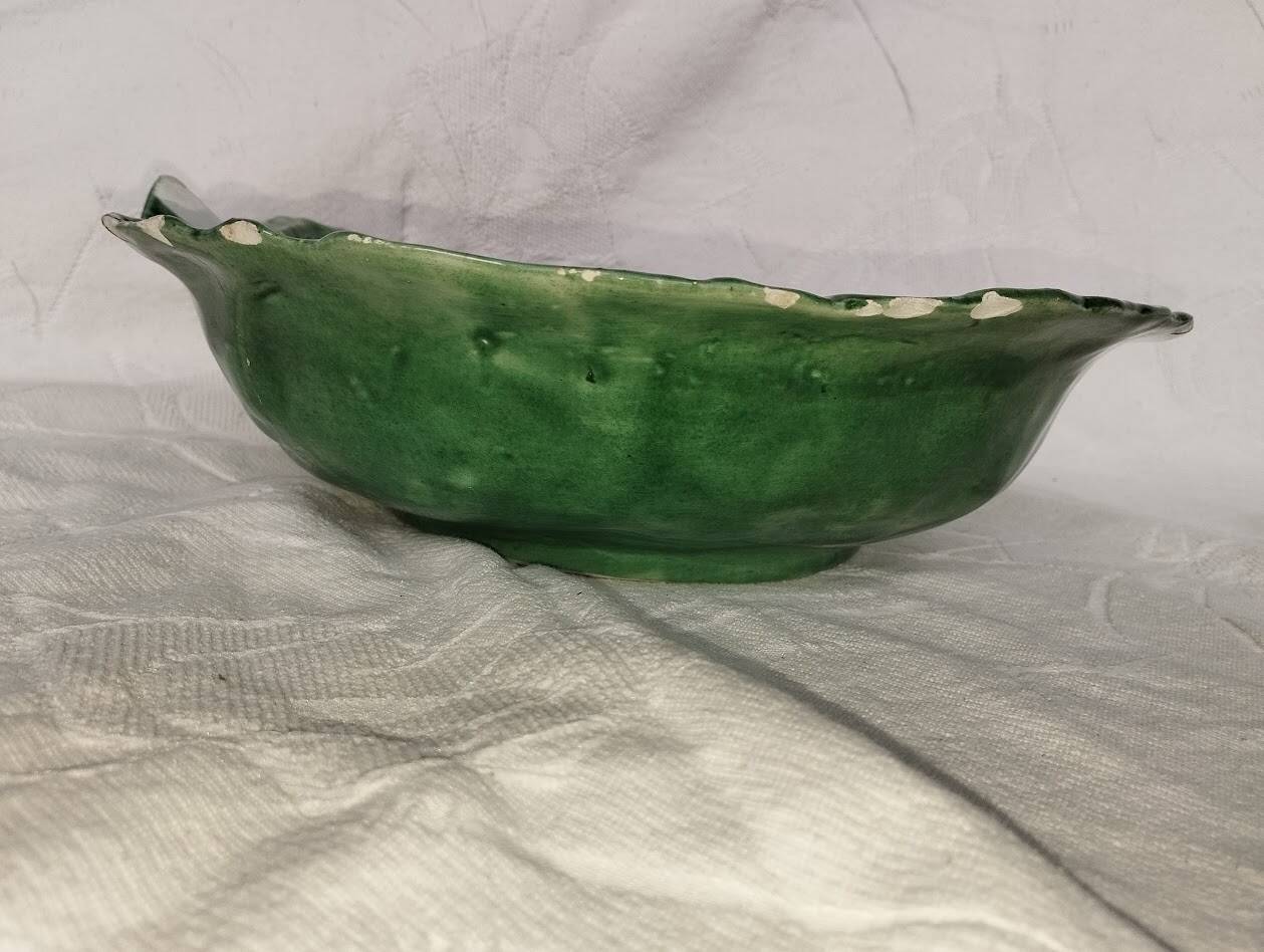 Large cabbage leaf plate Gerber – French barbotine – decorative piece