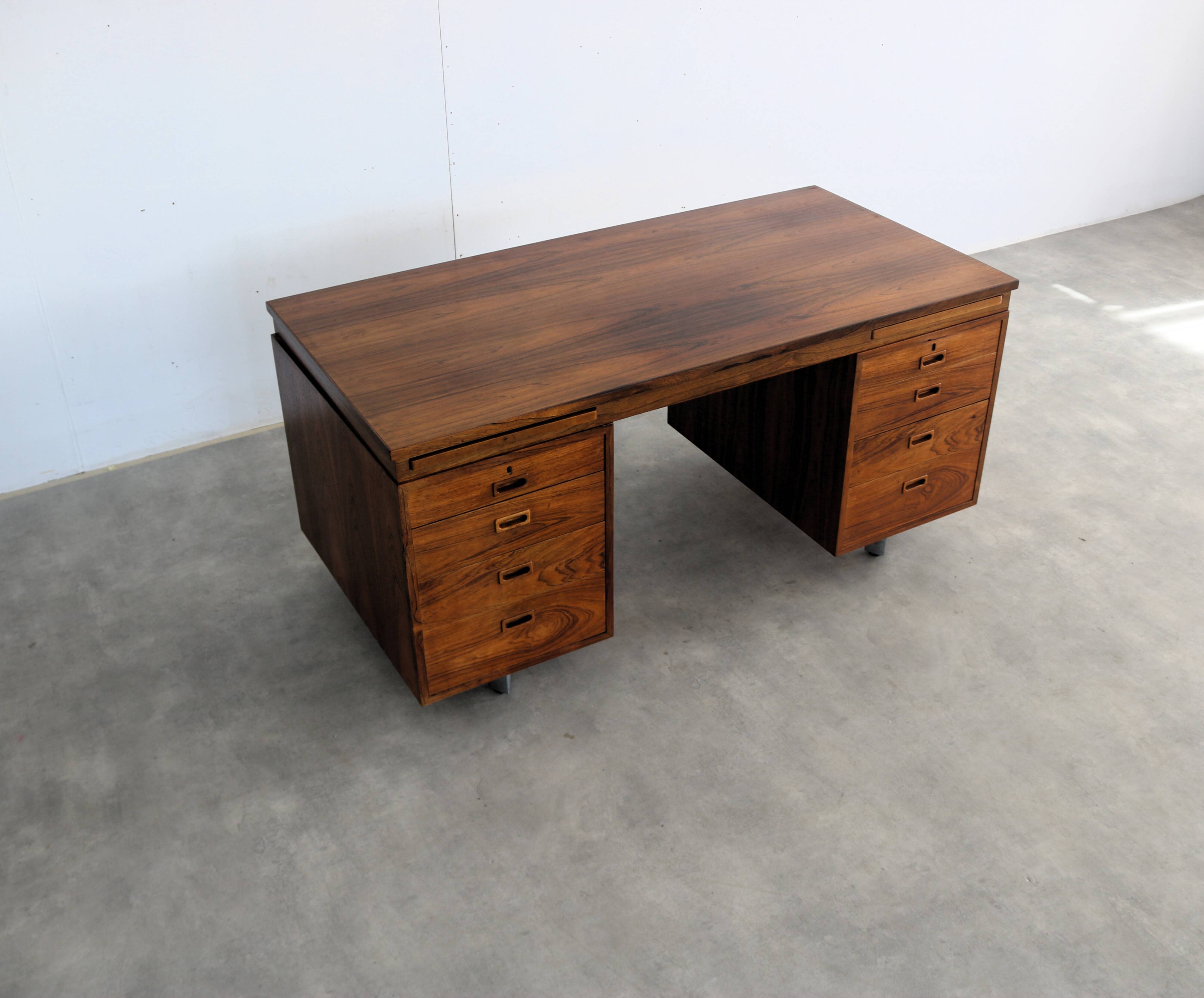 vintage desk | rosewood | Nipu | 1960s