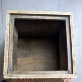 Tabouret coffre en teck naturel brun et noir.
