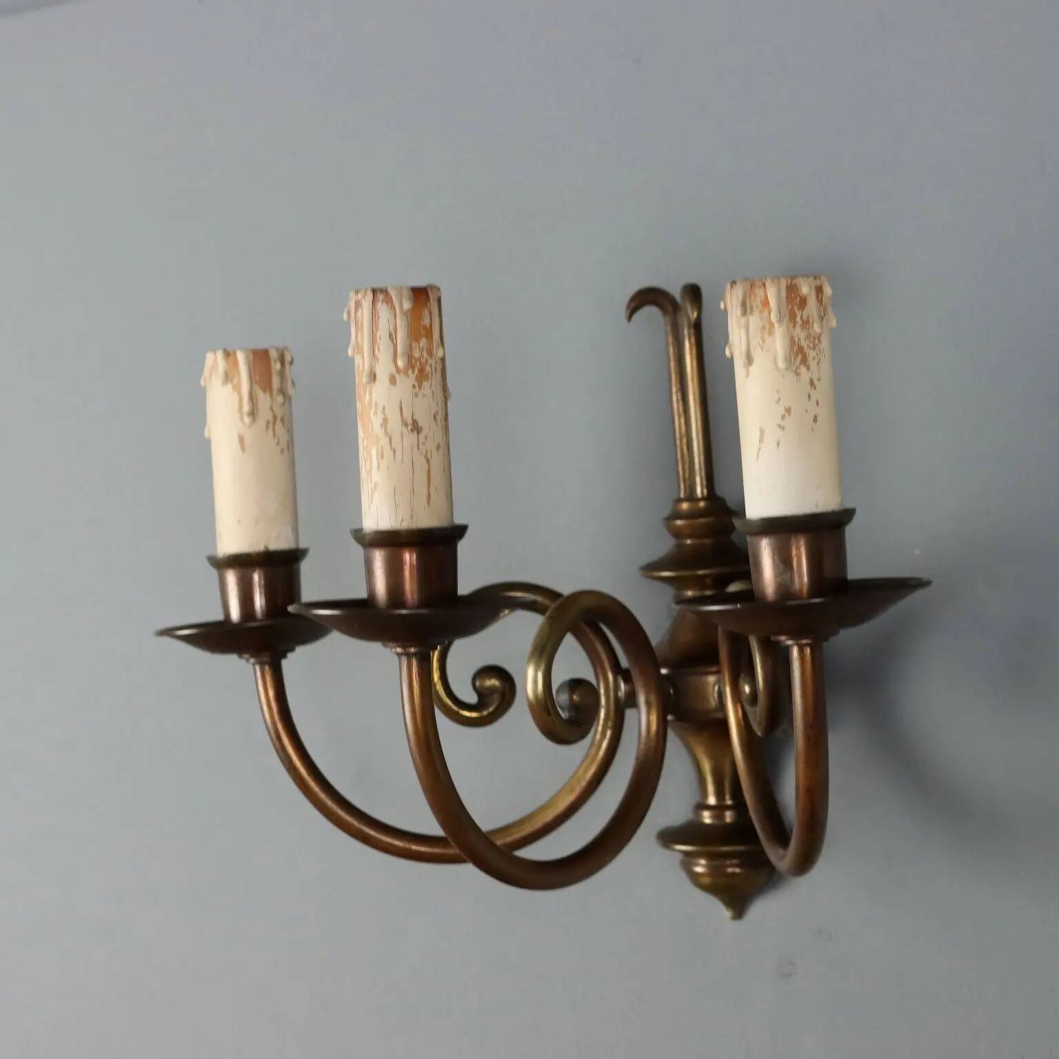 Antique wall sconces in gilded bronze, 3 lights, Italy, 20th century.