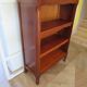 Beau bibus en merisier - 3 niveaux -Tablettes ajustables -Style Louis XV