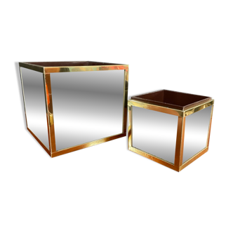 A pair of vintage Ousta Holland cache pots from the 1970s.