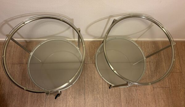 Ensemble de deux chariots en verre à deux niveaux, modèle Strind par Ehlen Johansson pour IKEA.
