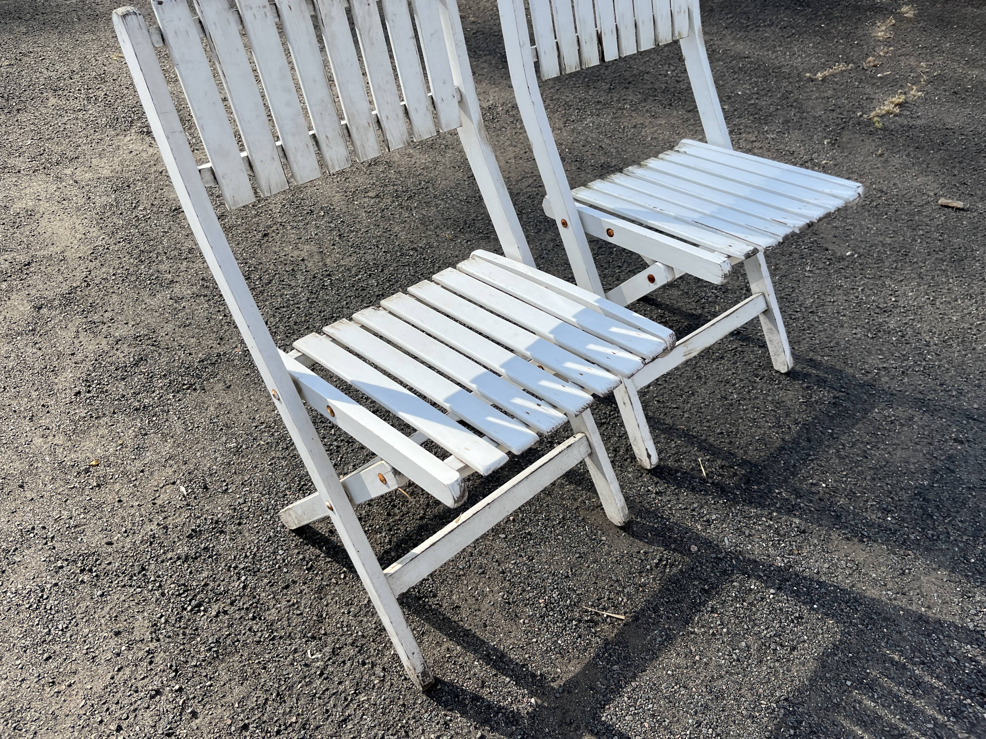 Pair of vintage wooden folding chairs – 1960s/70s