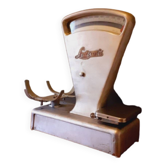 Vintage scale from the 60s lutrana