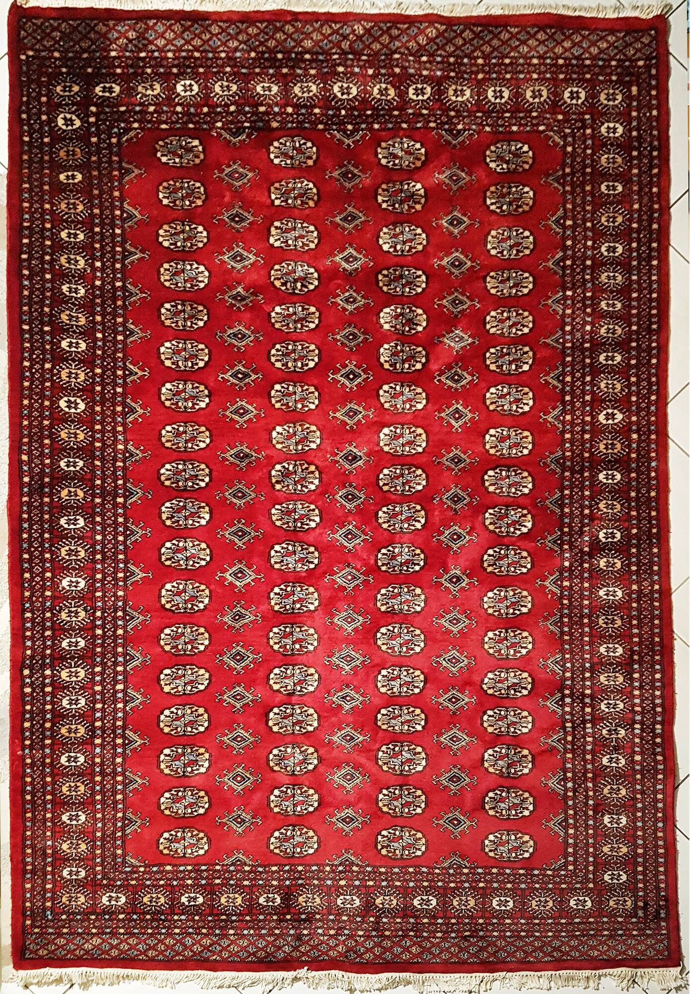 Tapis d'orient boukhara en laine entièrement fait main