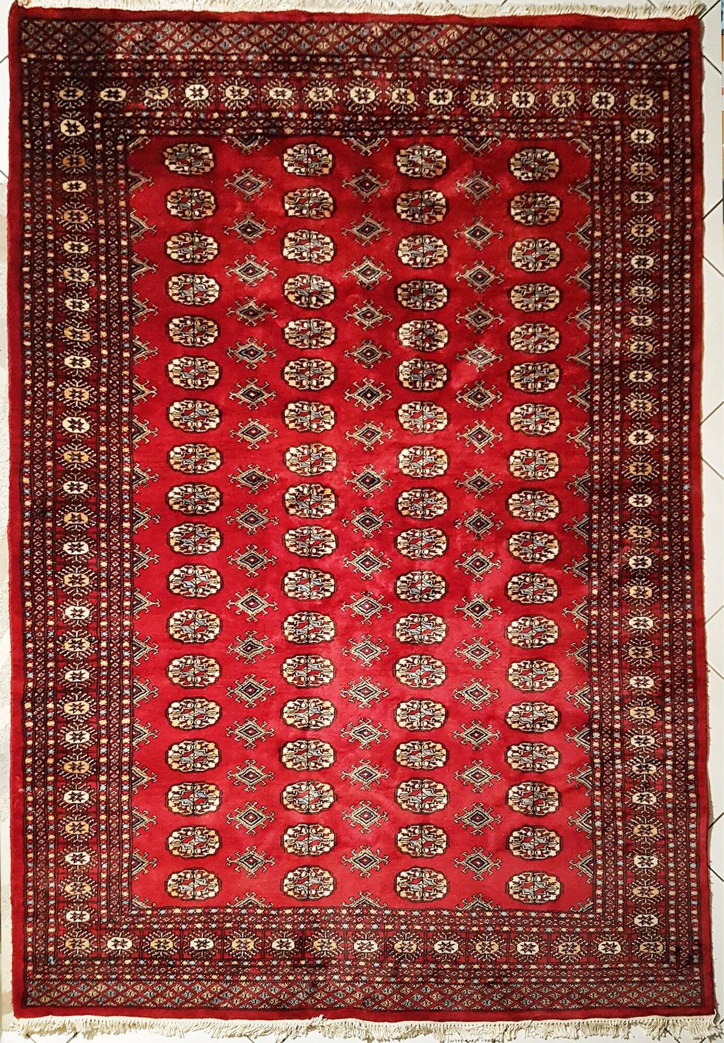 Tapis d'orient boukhara en laine entièrement fait main